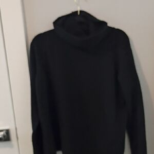 Womenen's Black Turtle Neck